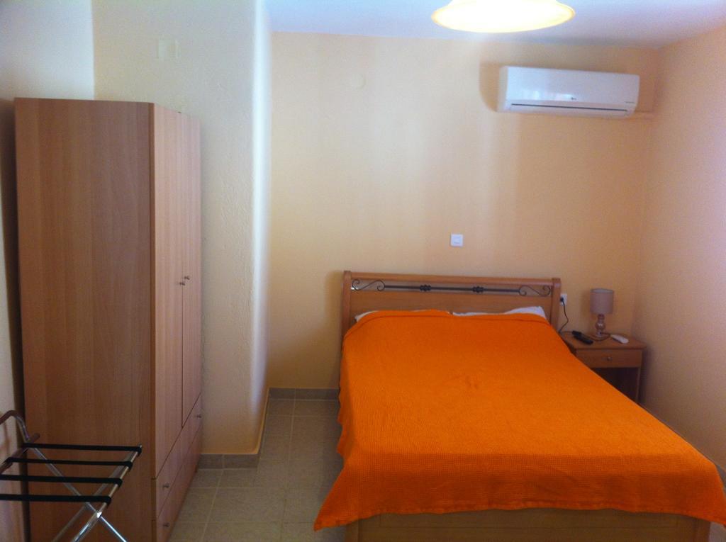 Melissa Rooms Ágios Kírykos Rum bild