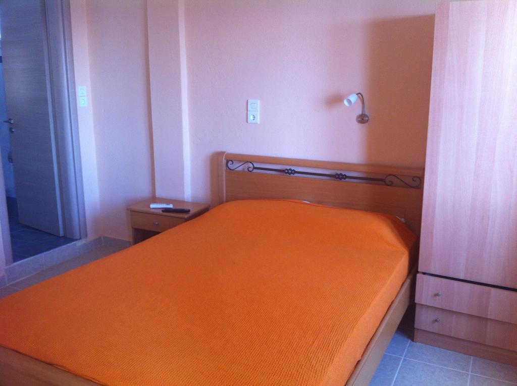 Melissa Rooms Ágios Kírykos Rum bild