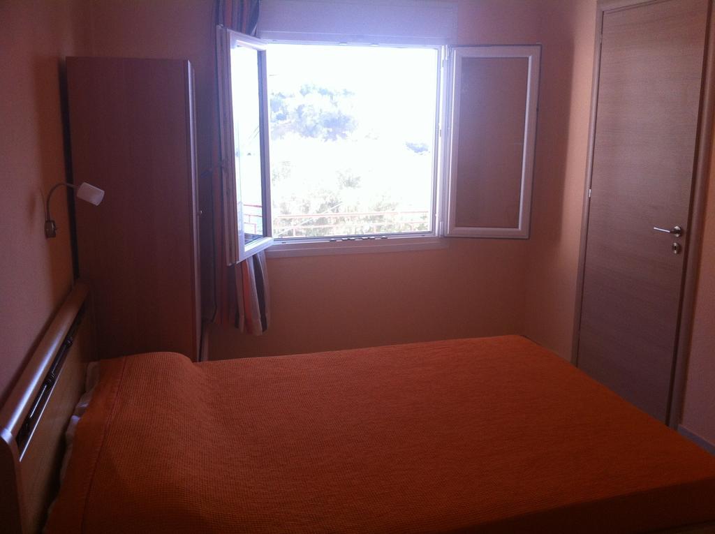 Melissa Rooms Ágios Kírykos Rum bild